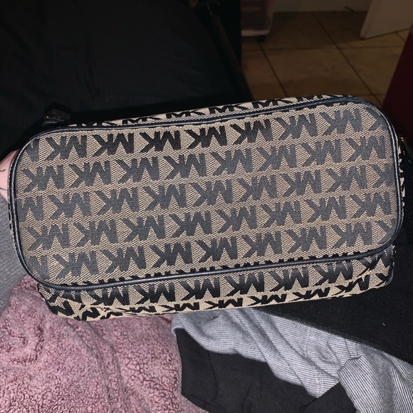 Michael kors bag - Picture 3 of 4